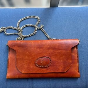 ✨SALE✨ Handmade leather purse with gold chain strap and inside pocket
